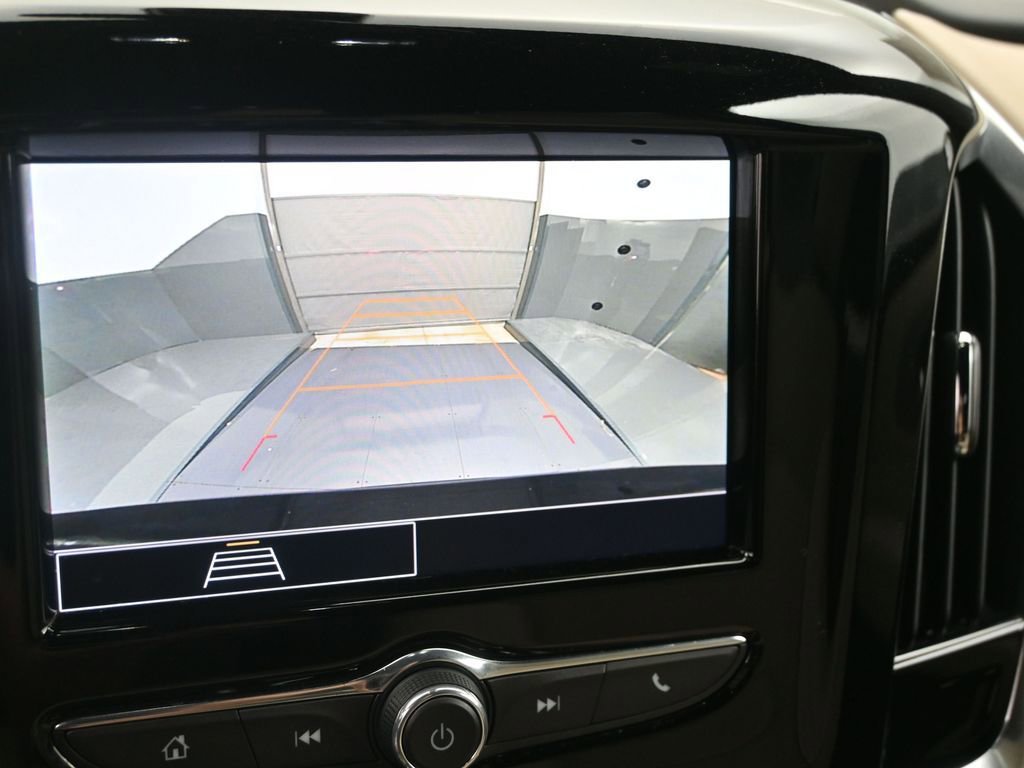 Used 2023 Chevrolet Traverse LS FWD image 10
