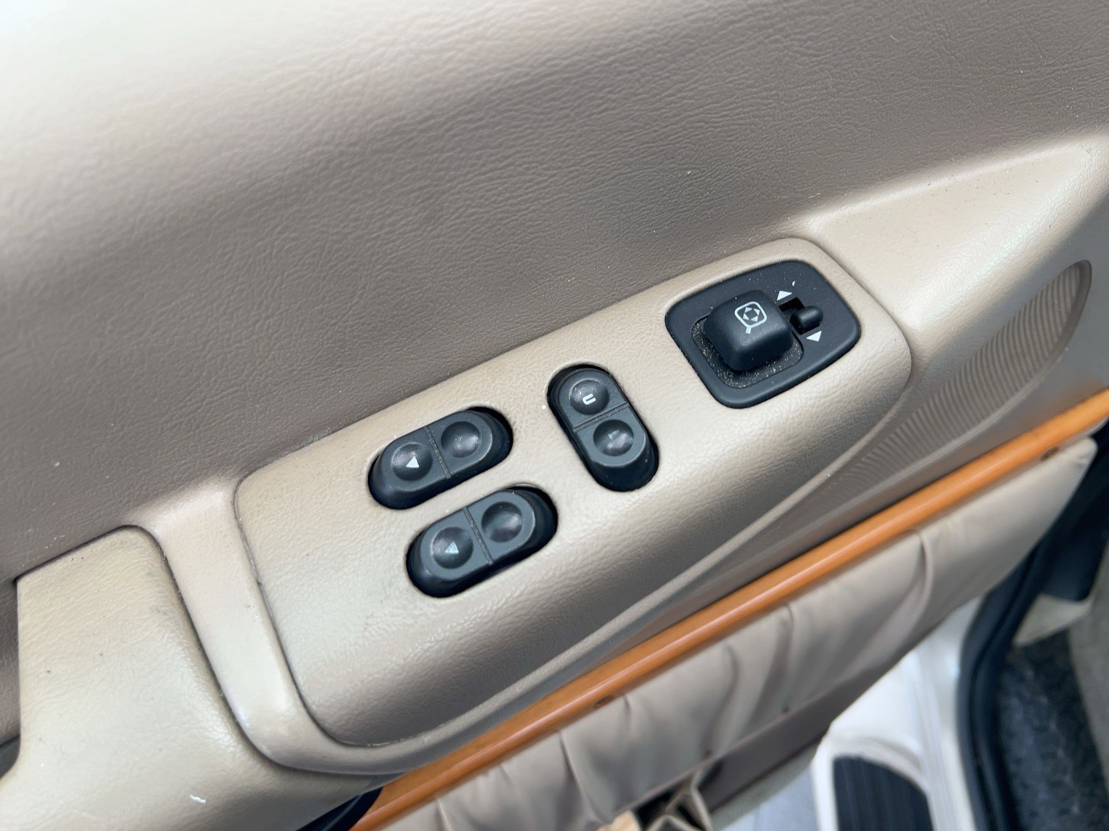 Used 2007 Ford E-150 and Econoline 150 image 13