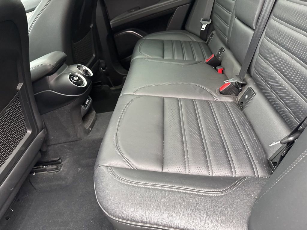 Used 2022 Alfa Romeo Stelvio Veloce image 46