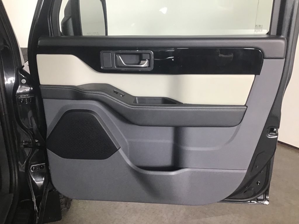 Used 2024 INEOS Grenadier Station Wagon AWD/4WD image 18