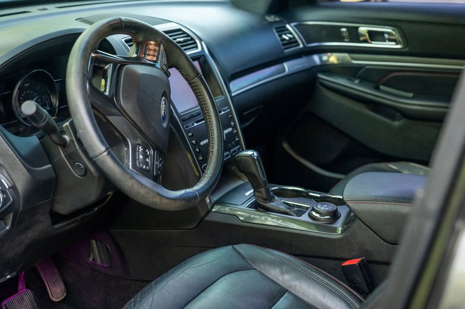 Used 2018 Ford Explorer Sport w/ Equipment Group 401A AWD/4WD image 11