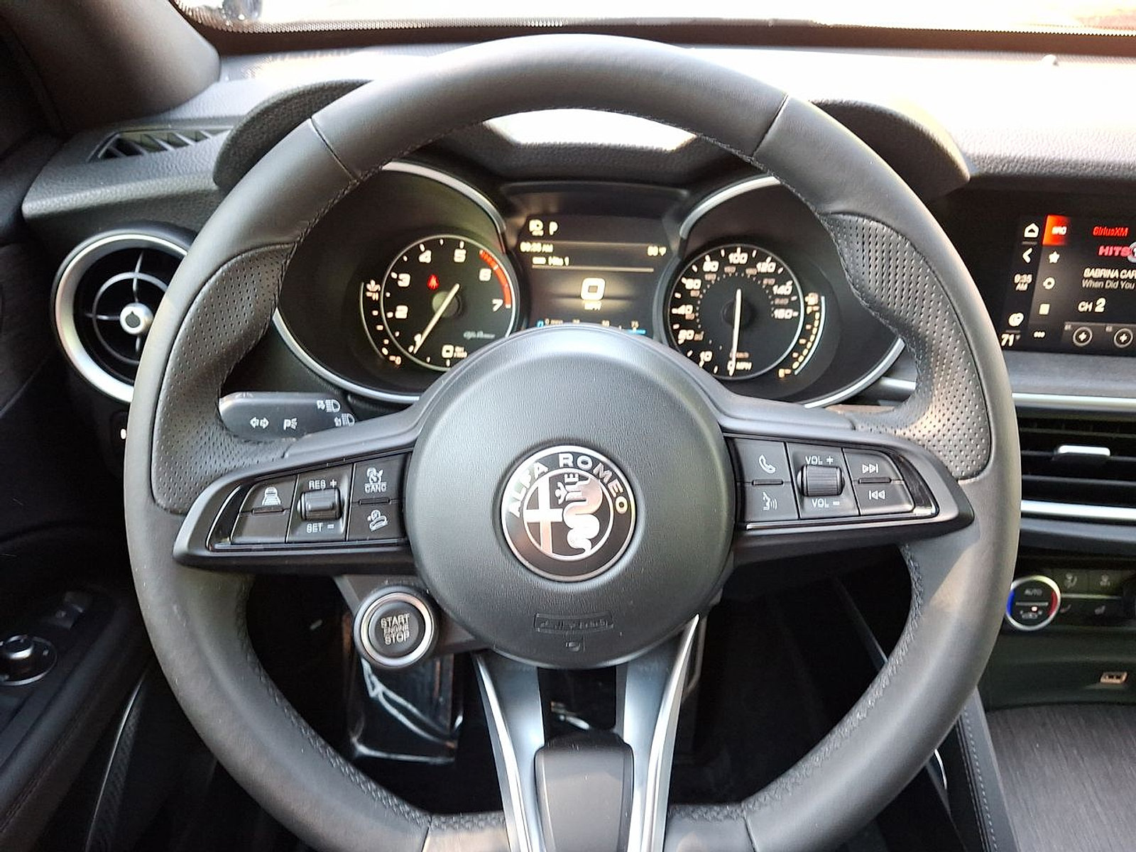 Used 2023 Alfa Romeo Stelvio Ti AWD/4WD image 16