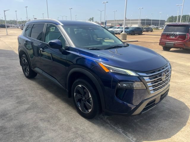 Certified 2025 Nissan Rogue SV w/ SV Premium Package FWD image 5