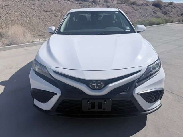 Used 2023 Toyota Camry SE image 2