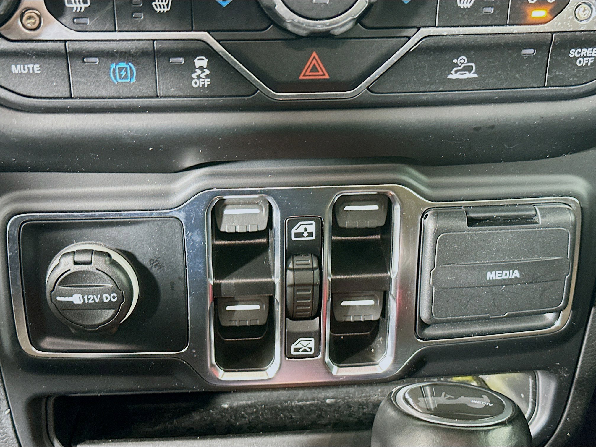 Used 2023 Jeep Wrangler Sahara w/ Cold Weather Group image 25