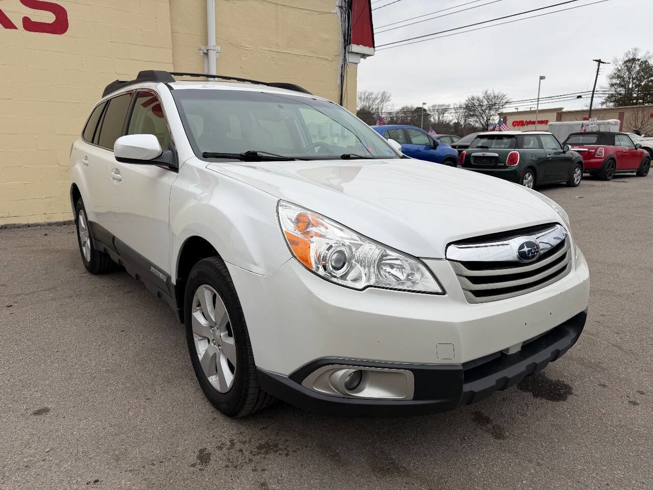 Used 2010 Subaru Outback 2.5i Premium AWD/4WD image 3