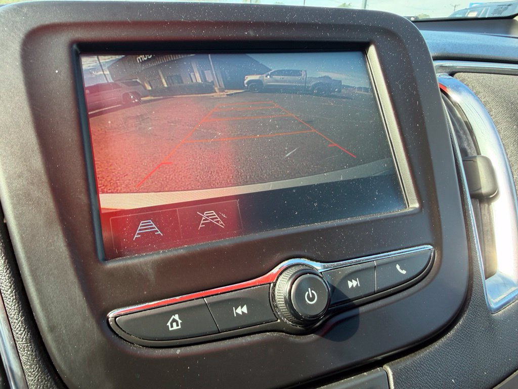 Used 2018 Chevrolet Malibu LT FWD image 28