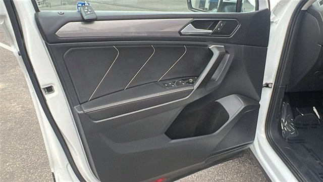 Used 2023 Volkswagen Tiguan SE image 15