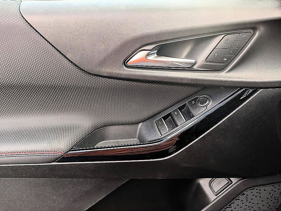 New 2026 Chevrolet Equinox RS FWD image 12