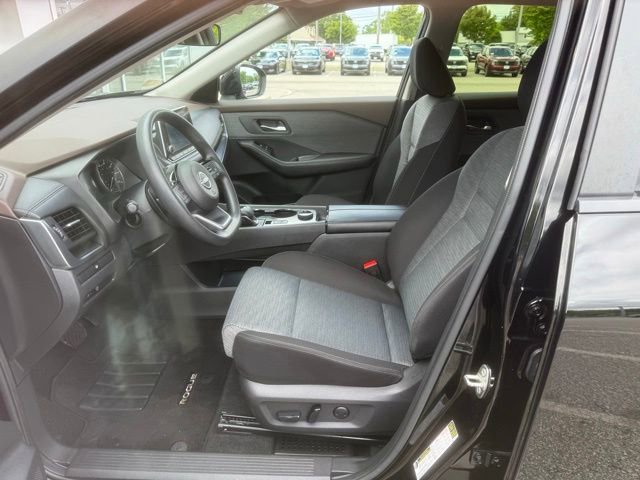 Used 2023 Nissan Rogue SV AWD/4WD image 17
