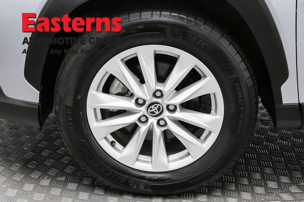 Used 2024 Toyota Corolla Cross LE image 29