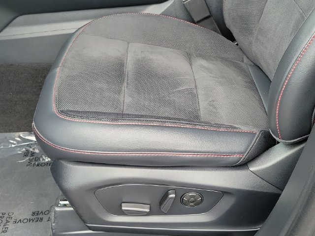Used 2025 Ford Explorer ST w/ Sun And Sound Package AWD/4WD image 16