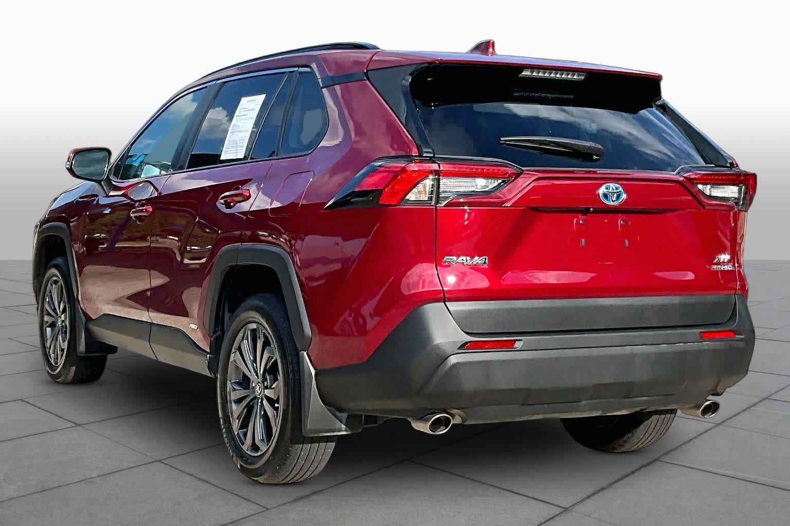 Used 2024 Toyota RAV4 XLE Premium w/ Weather Package AWD/4WD image 12