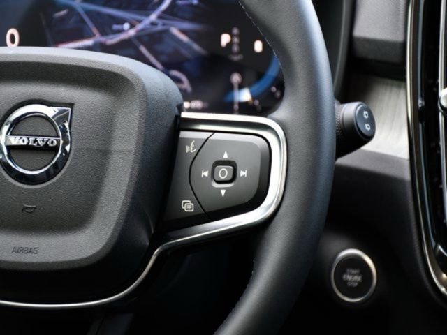 New 2025 Volvo XC40 B5 Core w/ Protection Package Premier image 23