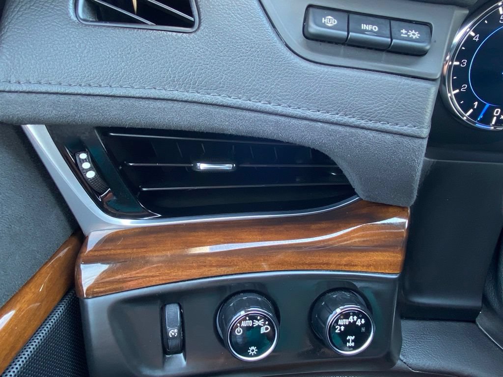 Used 2020 Cadillac Escalade Luxury AWD/4WD image 32