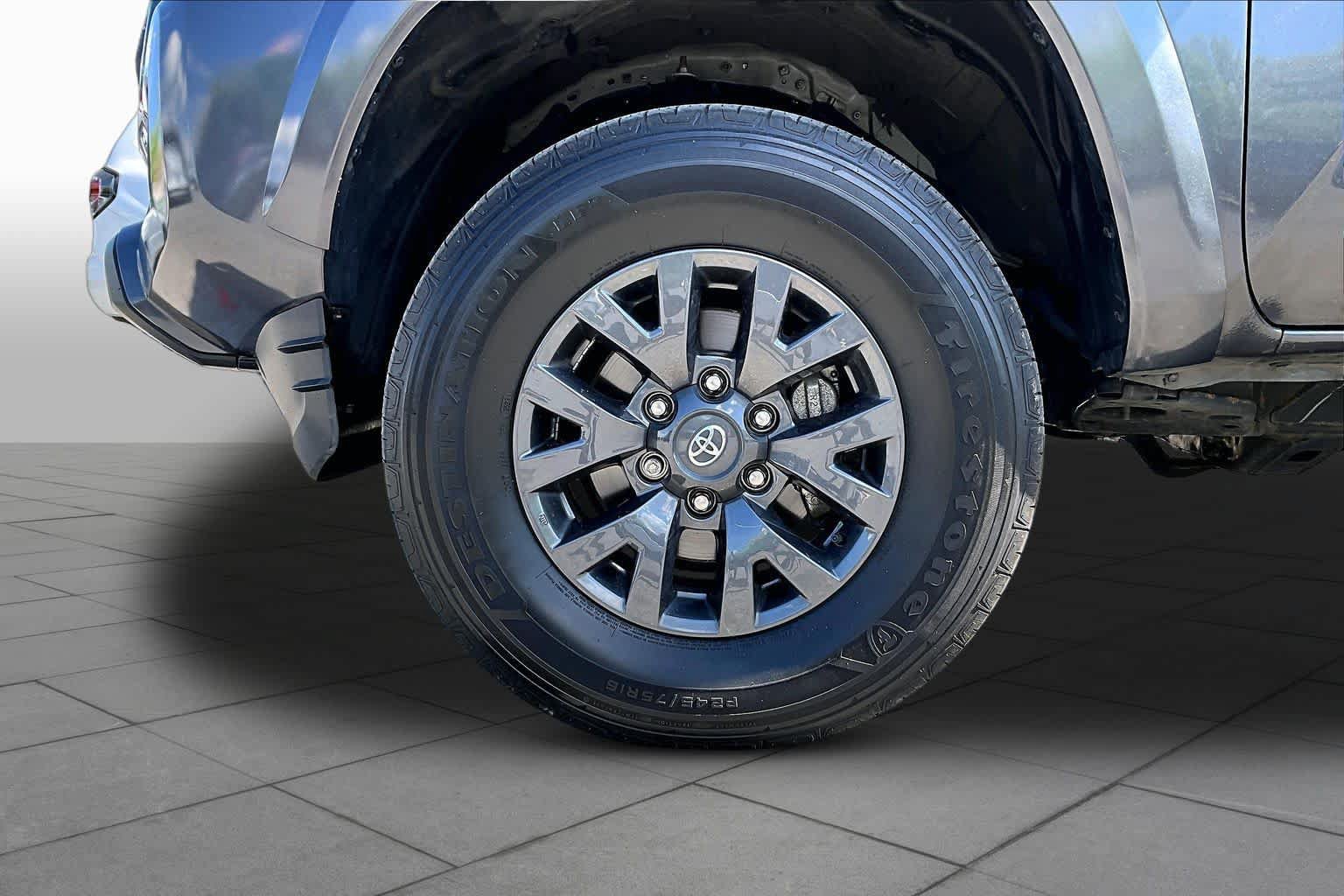 Used 2023 Toyota Tacoma SR5 AWD/4WD image 20