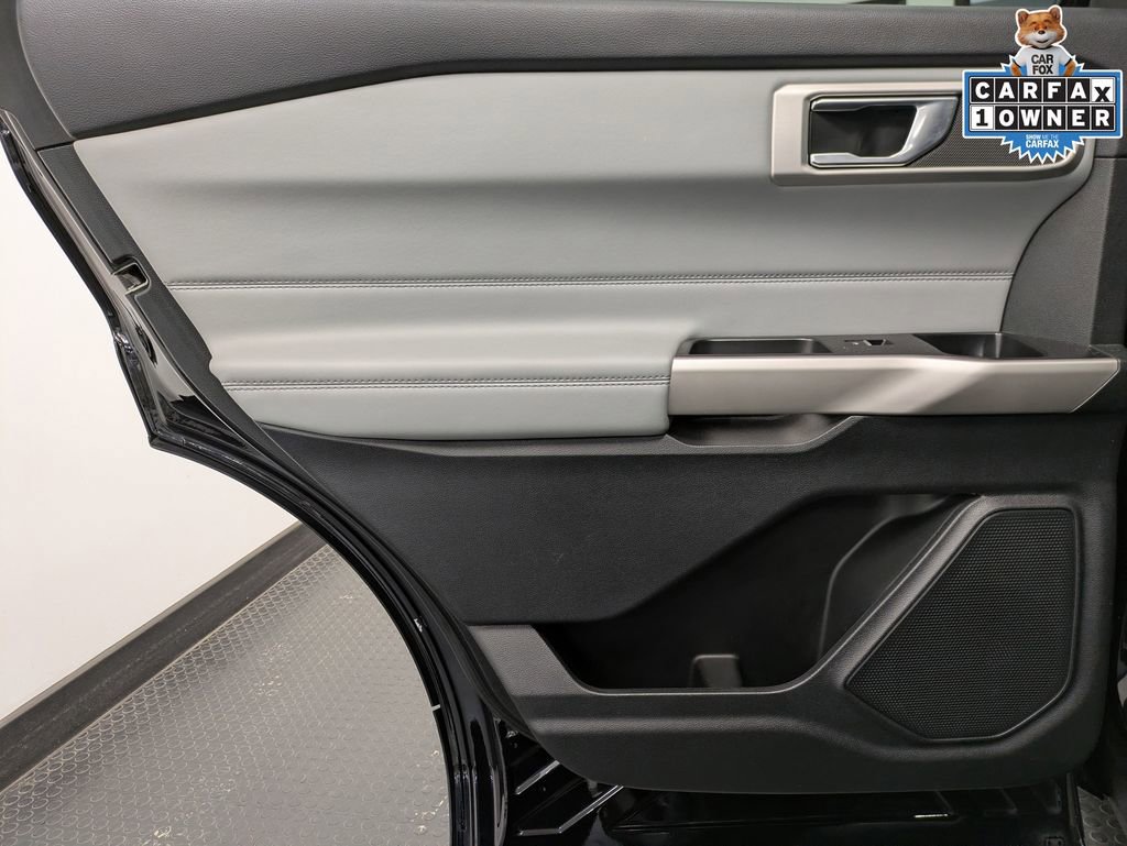 Used 2022 Ford Explorer XLT w/ Equipment Group 202A AWD/4WD image 22