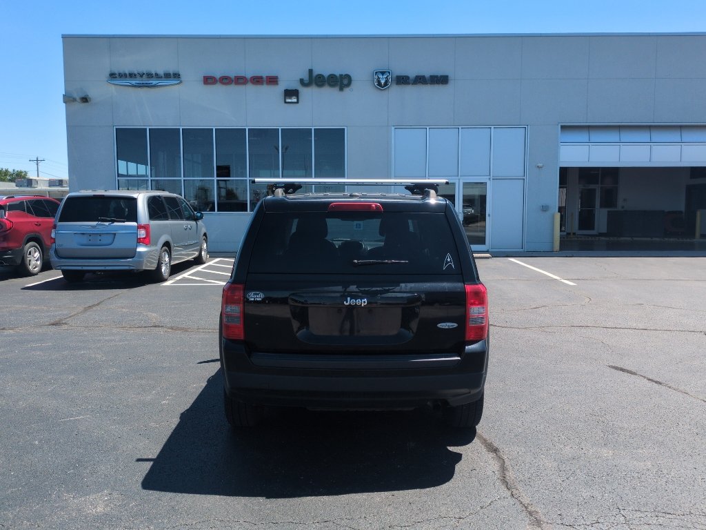 Used 2015 Jeep Patriot High Altitude FWD image 6