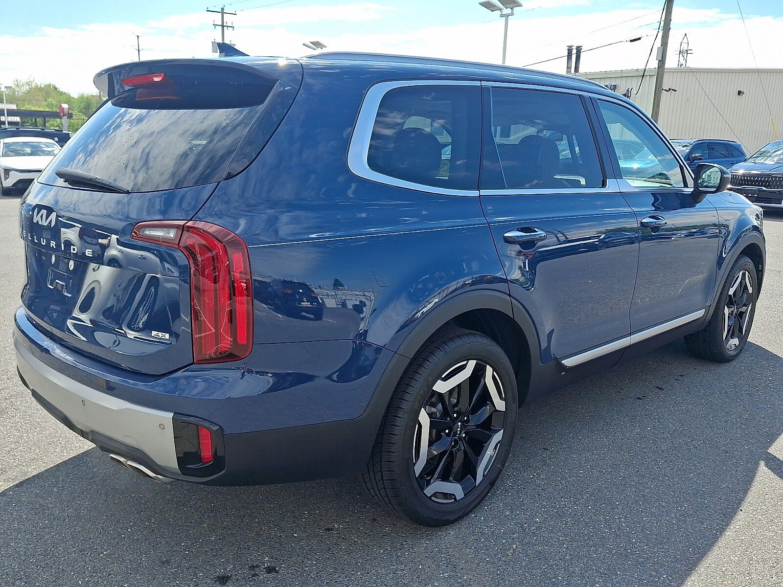 Used 2023 Kia Telluride S w/ S Sunroof Package AWD/4WD image 4