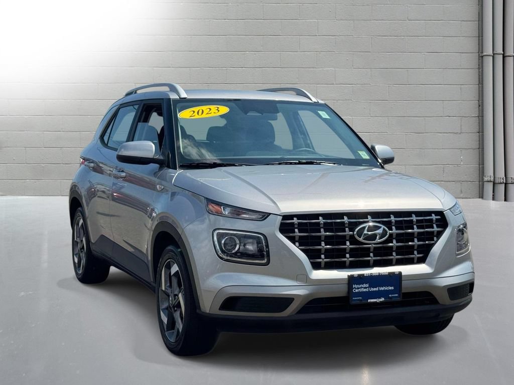 Used 2023 Hyundai Venue SEL w/ Cargo Package FWD image 4