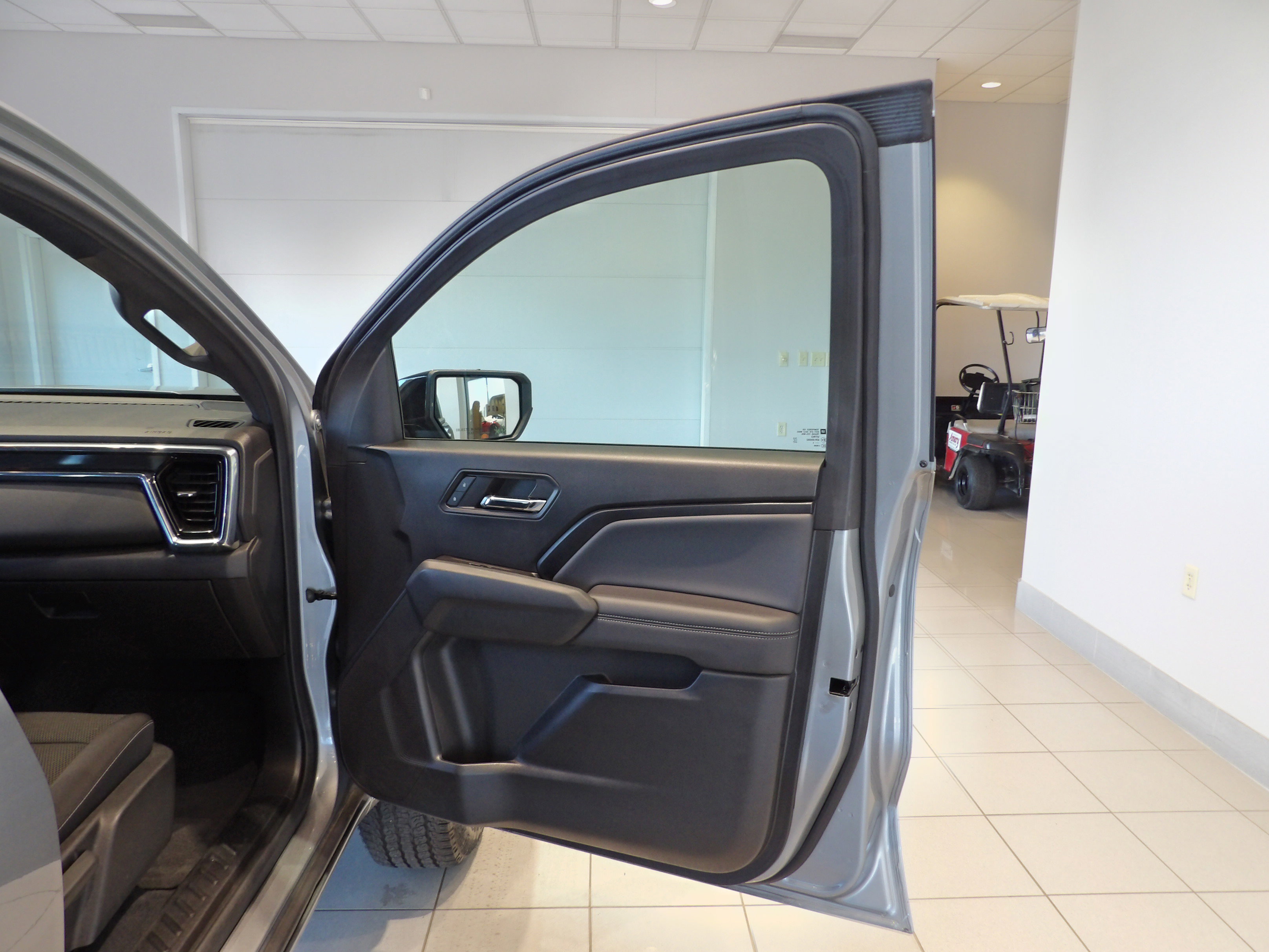 Used 2024 GMC Canyon Elevation w/ Convenience Package image 23