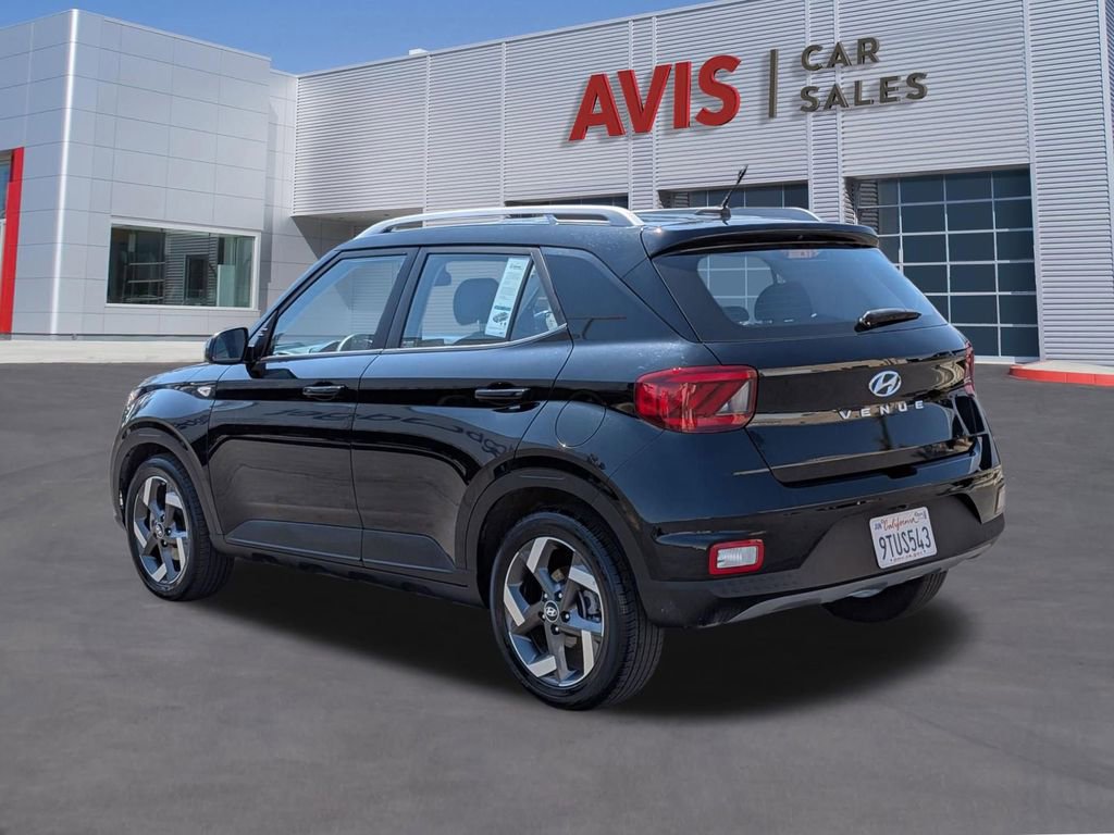 Used 2025 Hyundai Venue SEL image 9