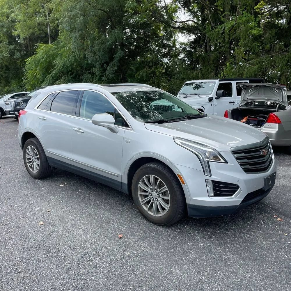 Used 2018 Cadillac XT5 Luxury w/ Driver Awareness Package AWD/4WD image 12