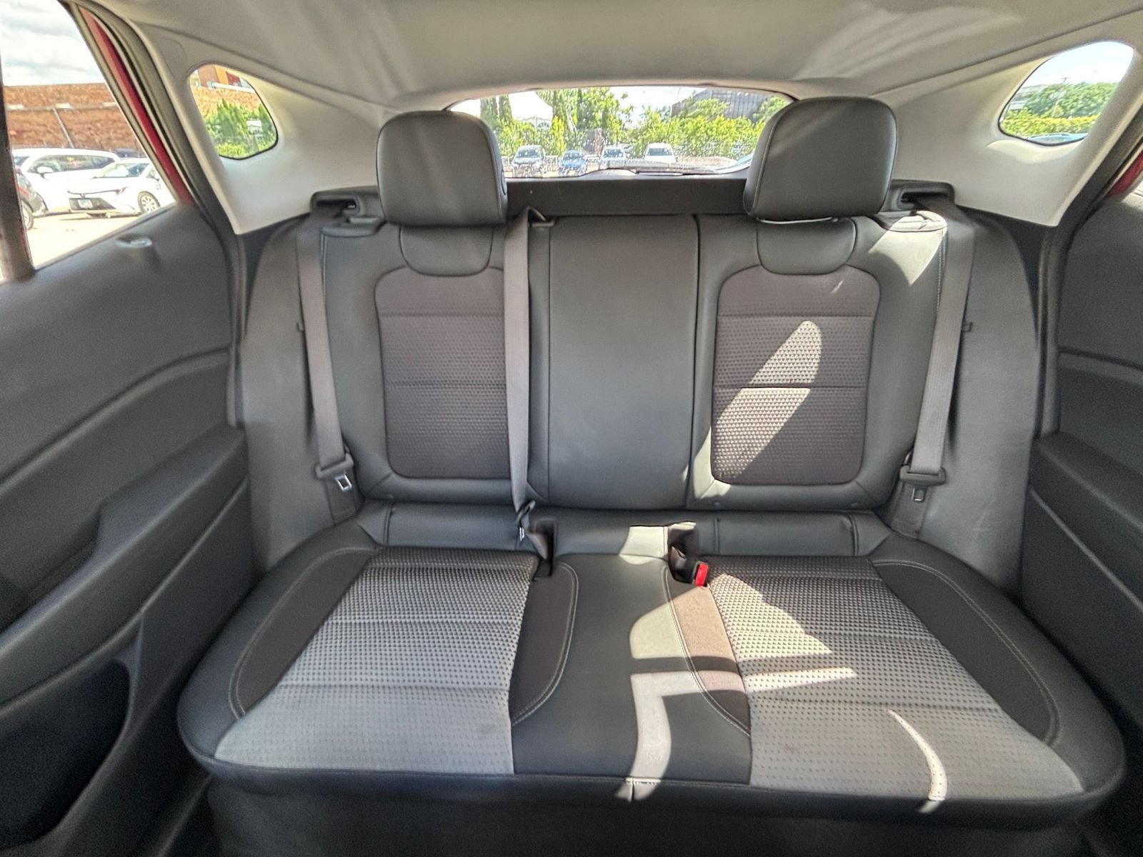 Used 2025 Chevrolet Trax LT FWD image 37