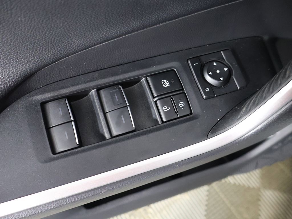 Used 2024 Toyota RAV4 Adventure image 32