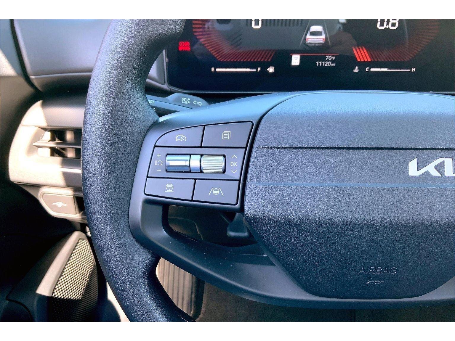 Used 2025 Kia K4 LX image 17