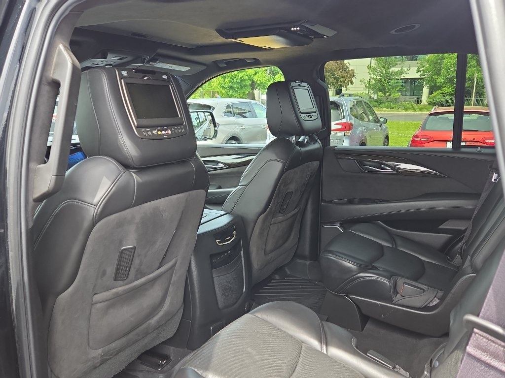 Used 2017 Cadillac Escalade Platinum AWD/4WD image 14