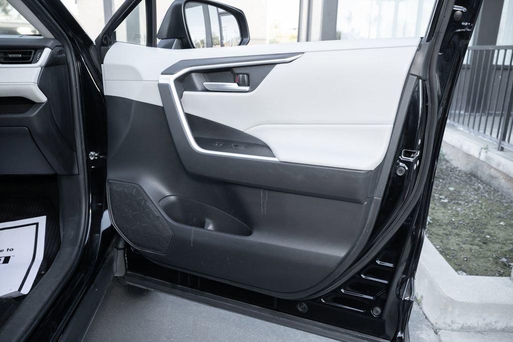 Used 2023 Toyota RAV4 XLE Premium AWD/4WD image 42