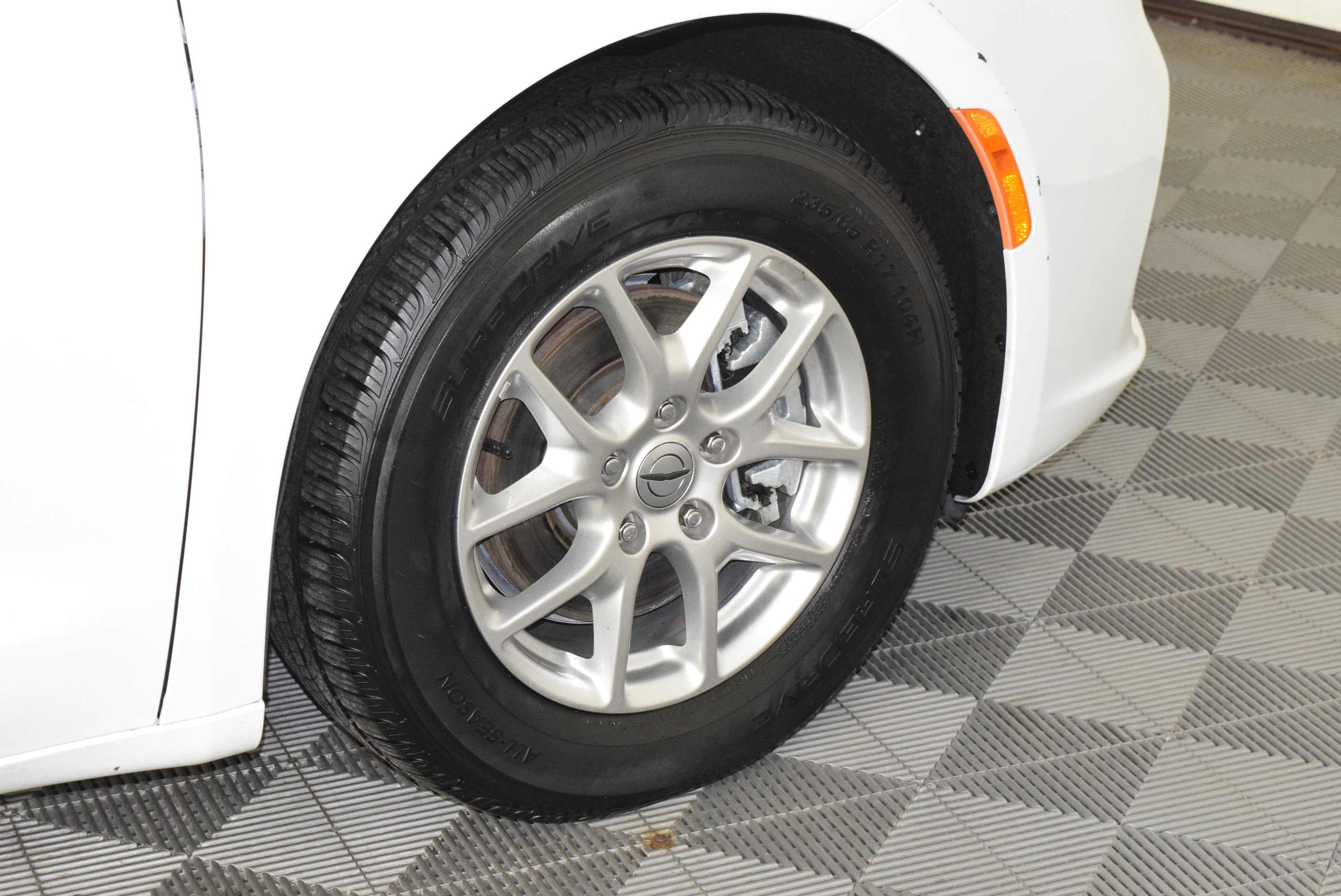 Used 2024 Chrysler Pacifica Touring-L image 43