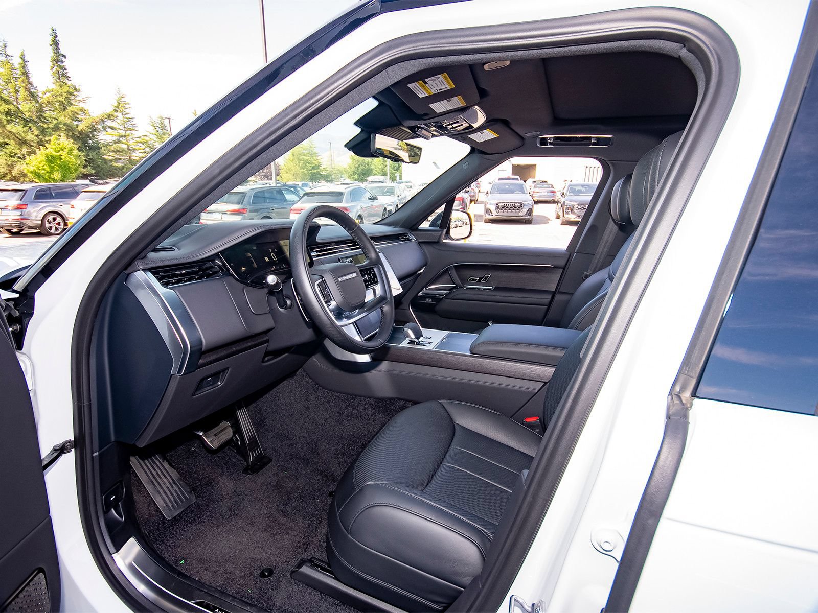 New 2026 Land Rover Range Rover Long Wheelbase Autobiography AWD/4WD image 35