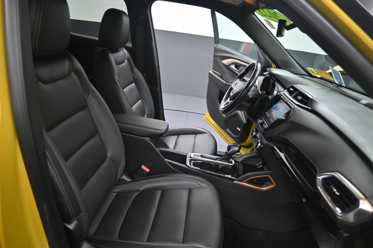 Used 2023 Chevrolet TrailBlazer ACTIV w/ Technology Package AWD/4WD image 45