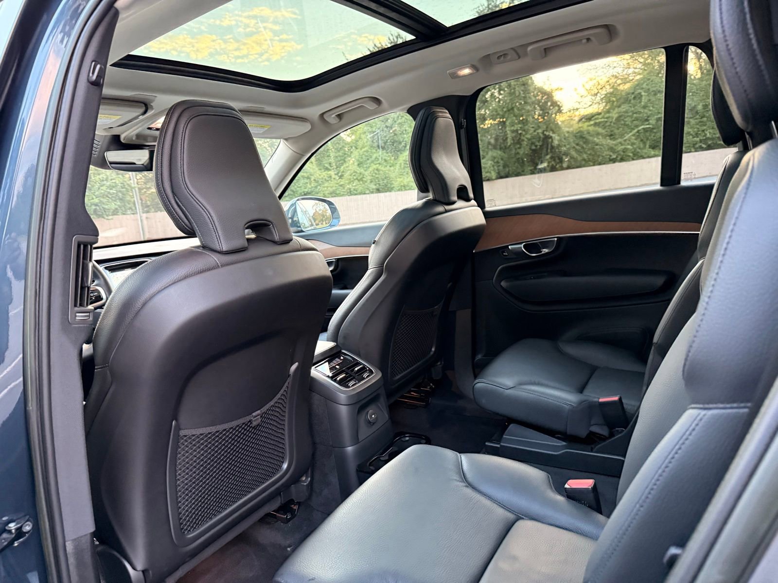 Used 2023 Volvo XC90 T8 Plus image 21