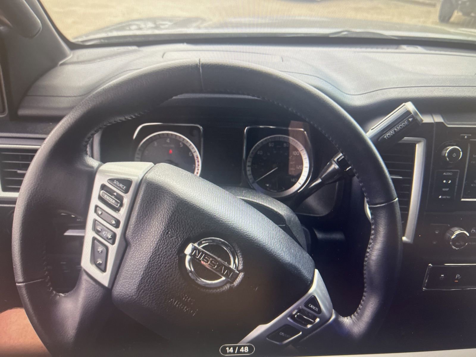 Used 2019 Nissan Titan SV w/ SV Convenience Package image 12