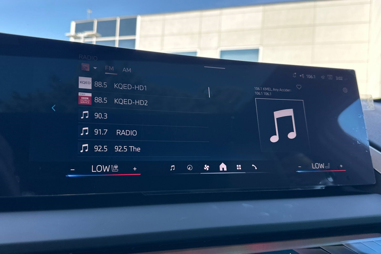 Used 2025 BMW X3 xDrive30i w/ Premium Package image 24