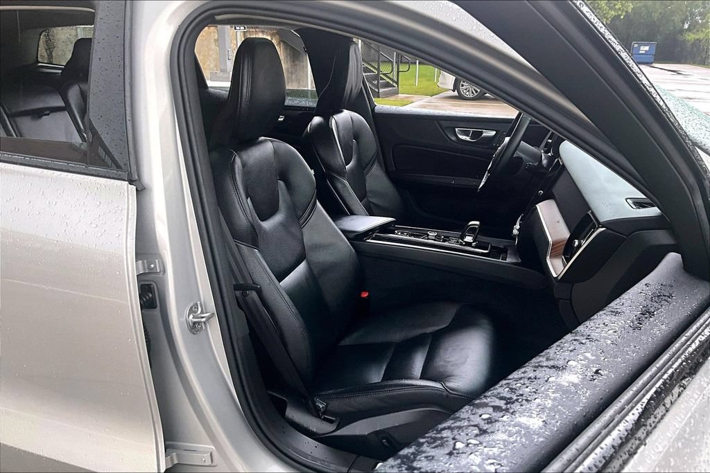 Certified 2025 Volvo V60 B5 Cross Country Plus AWD/4WD image 10