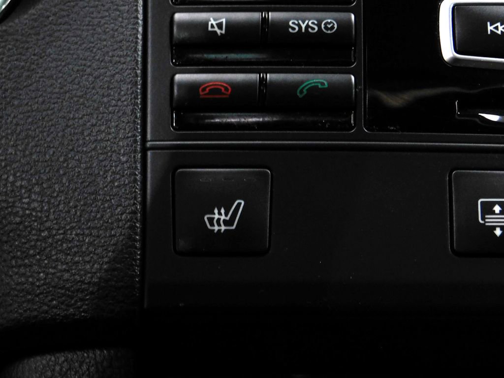 Used 2013 Mercedes-Benz E 350 4MATIC Sedan image 52