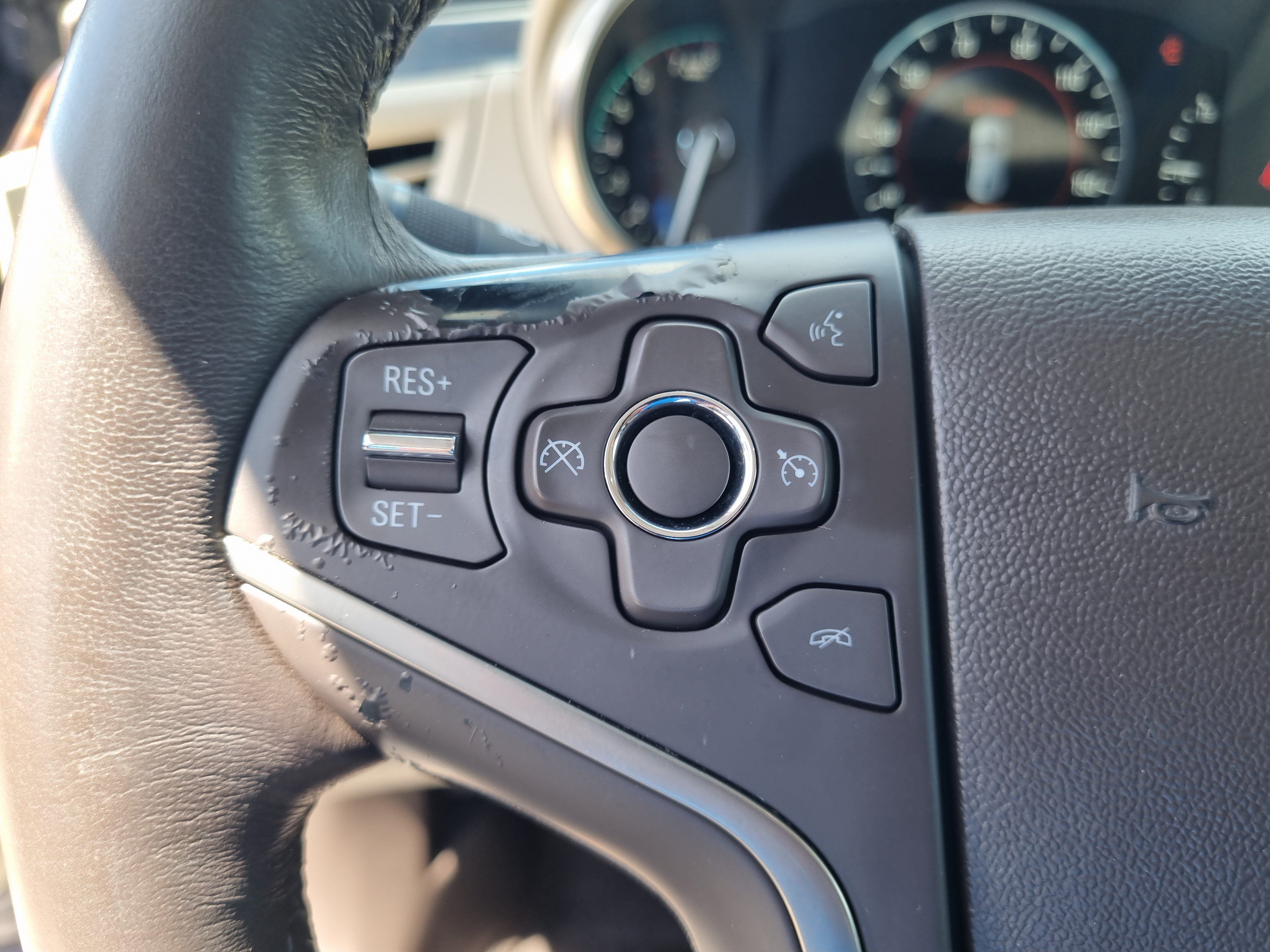 Used 2014 Buick LaCrosse Leather FWD image 27