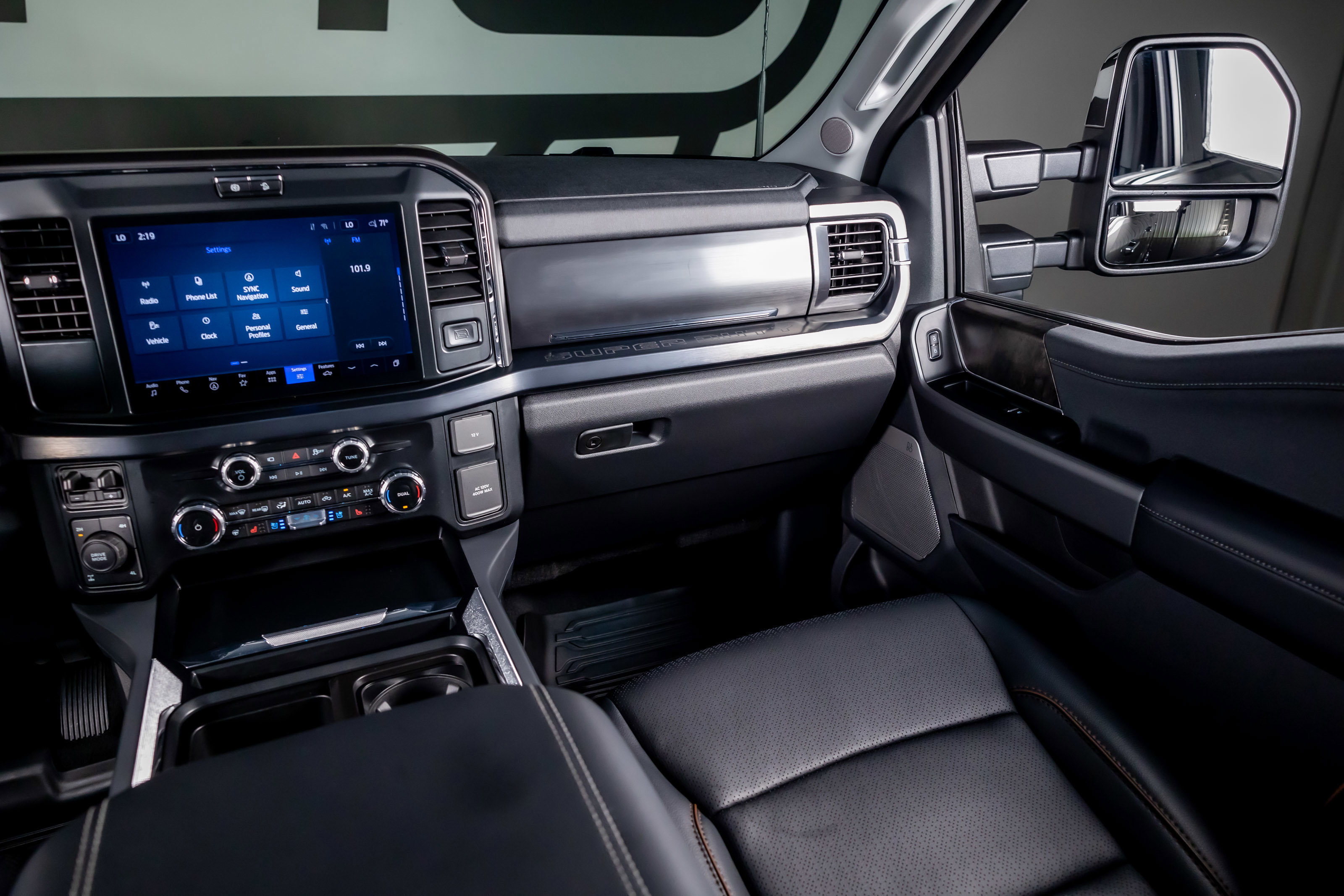 Used 2025 Ford F250 Lariat w/ Chrome Package image 7