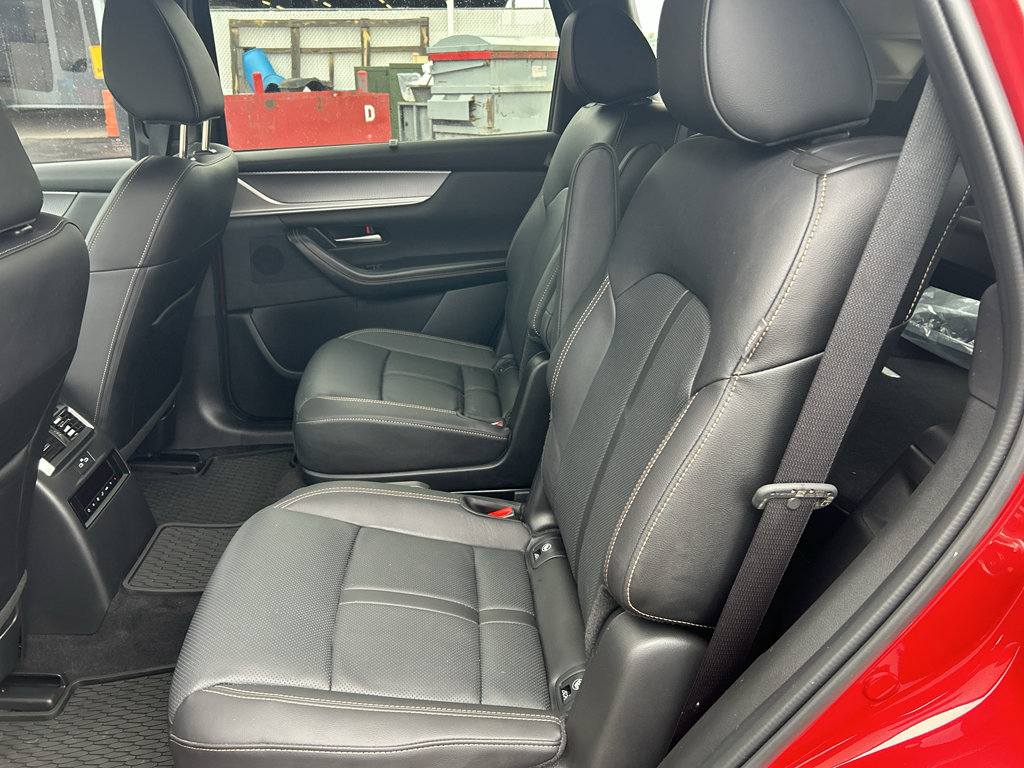 Used 2025 MAZDA CX-90 Plug-In Hybrid w/ Preferred image 10