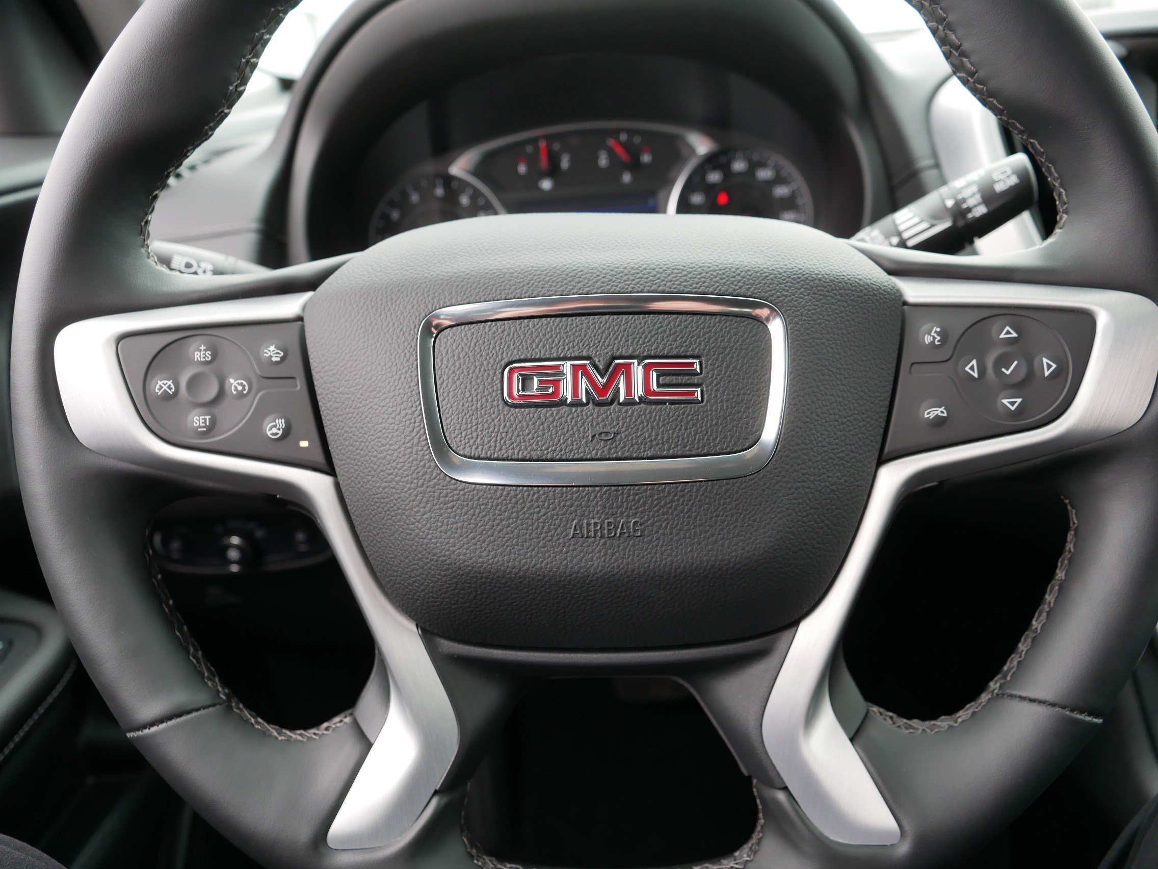 Used 2024 GMC Terrain SLT w/ Infotainment Package II image 25