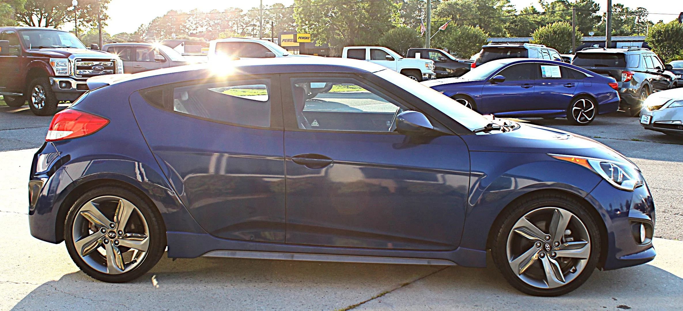 Used 2015 Hyundai Veloster Turbo R-Spec FWD image 6