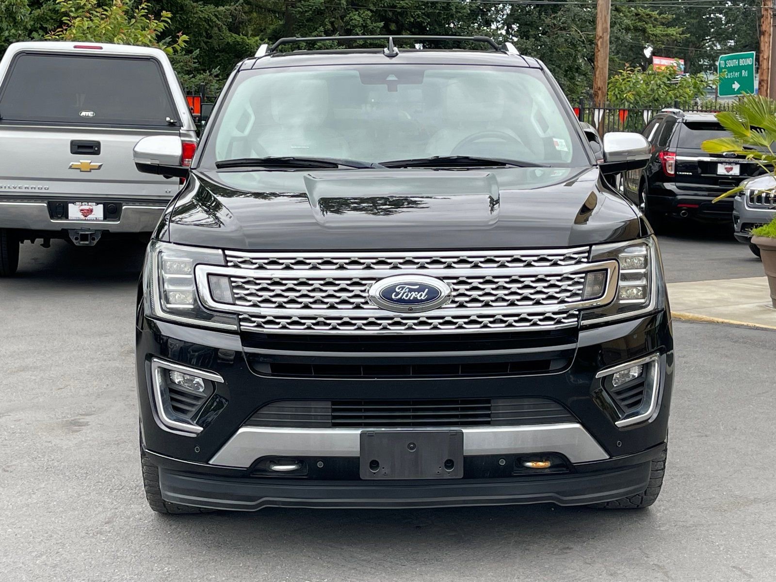 Used 2018 Ford Expedition Max Platinum AWD/4WD image 2