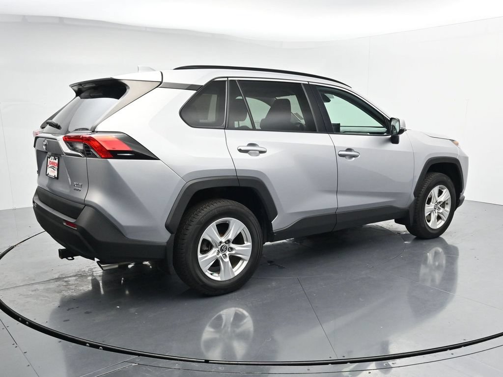 Used 2021 Toyota RAV4 XLE AWD/4WD image 8