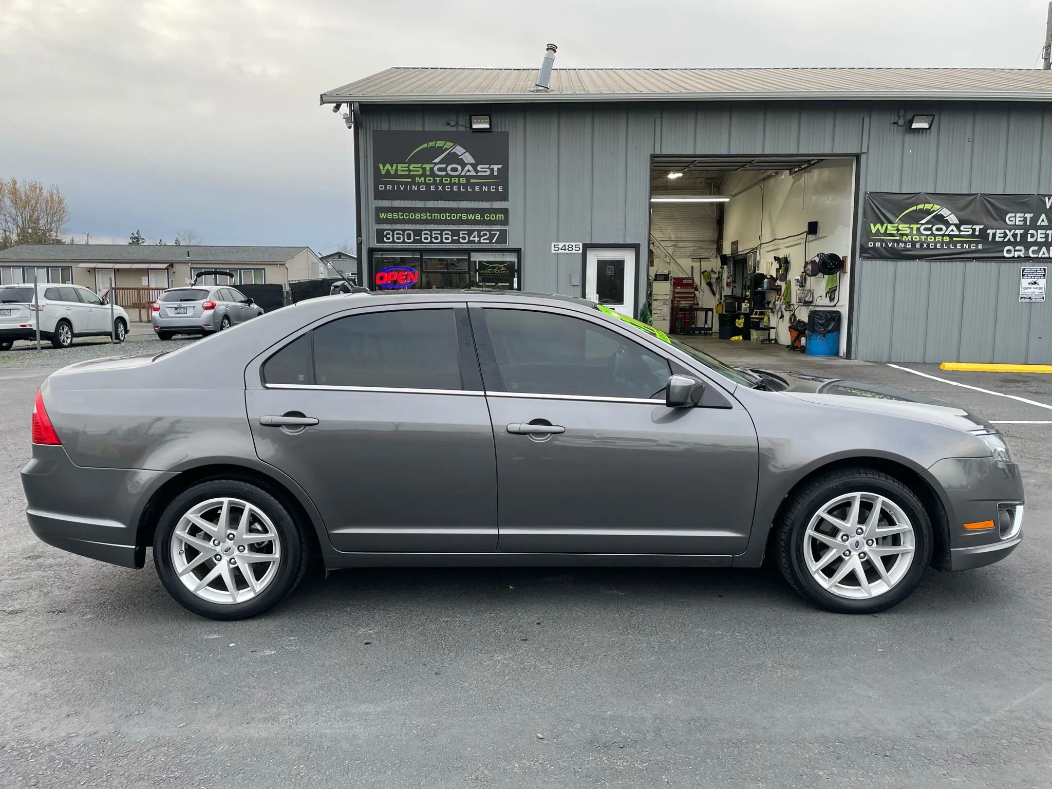 Used 2011 Ford Fusion SEL w/ 301A Rapid Spec Order Code image 8