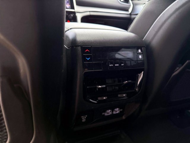 Used 2023 Jeep Grand Cherokee L Laredo AWD/4WD image 13