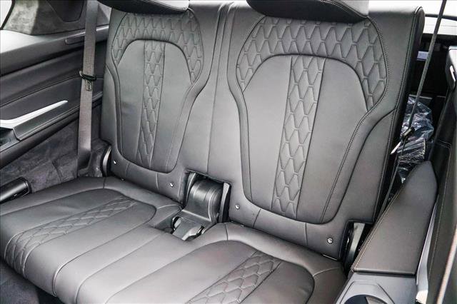 Used 2025 BMW X7 M60i w/ Executive Package image 21